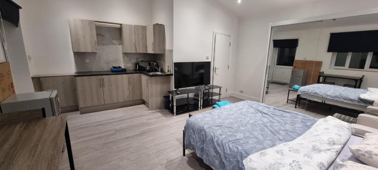 Ilford Towncentre Large Studio Luaran gambar