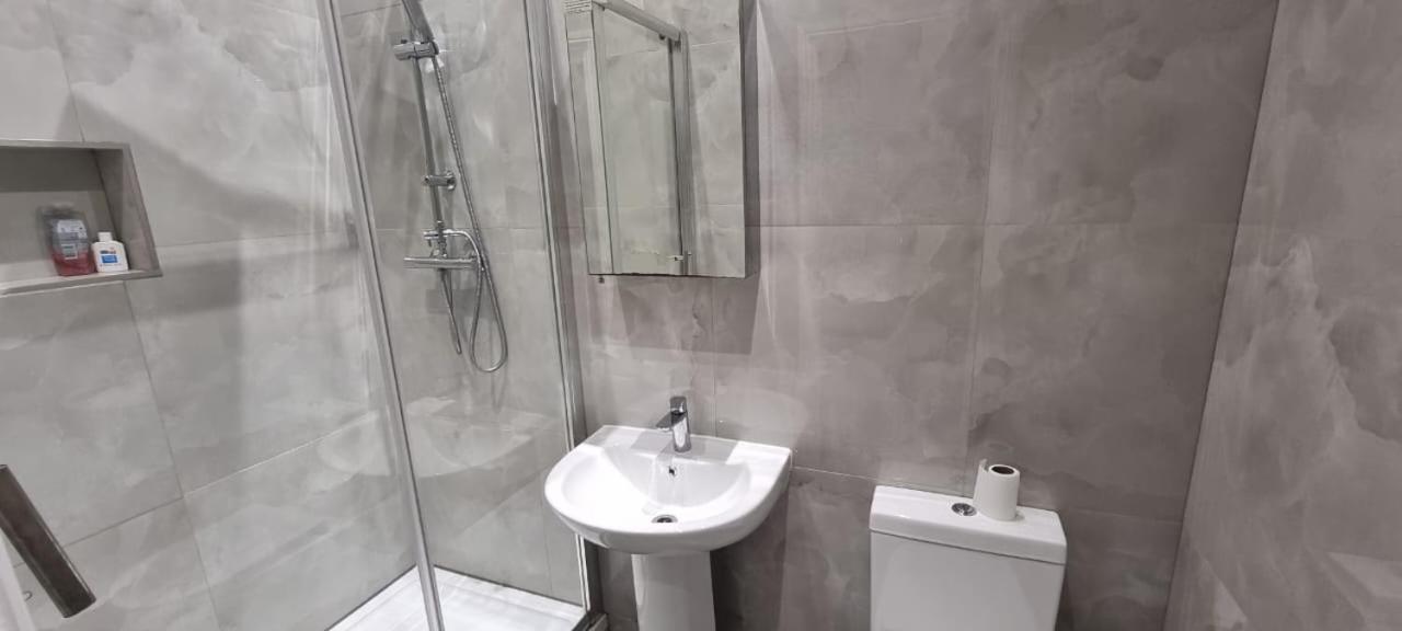 Ilford Towncentre Large Studio Luaran gambar